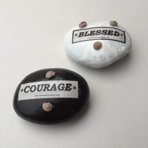 Seashells Paperweights @ Stone(White/Black)